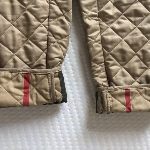 Burberry Ashurst Quilted Jacket - Picture 10 of 10